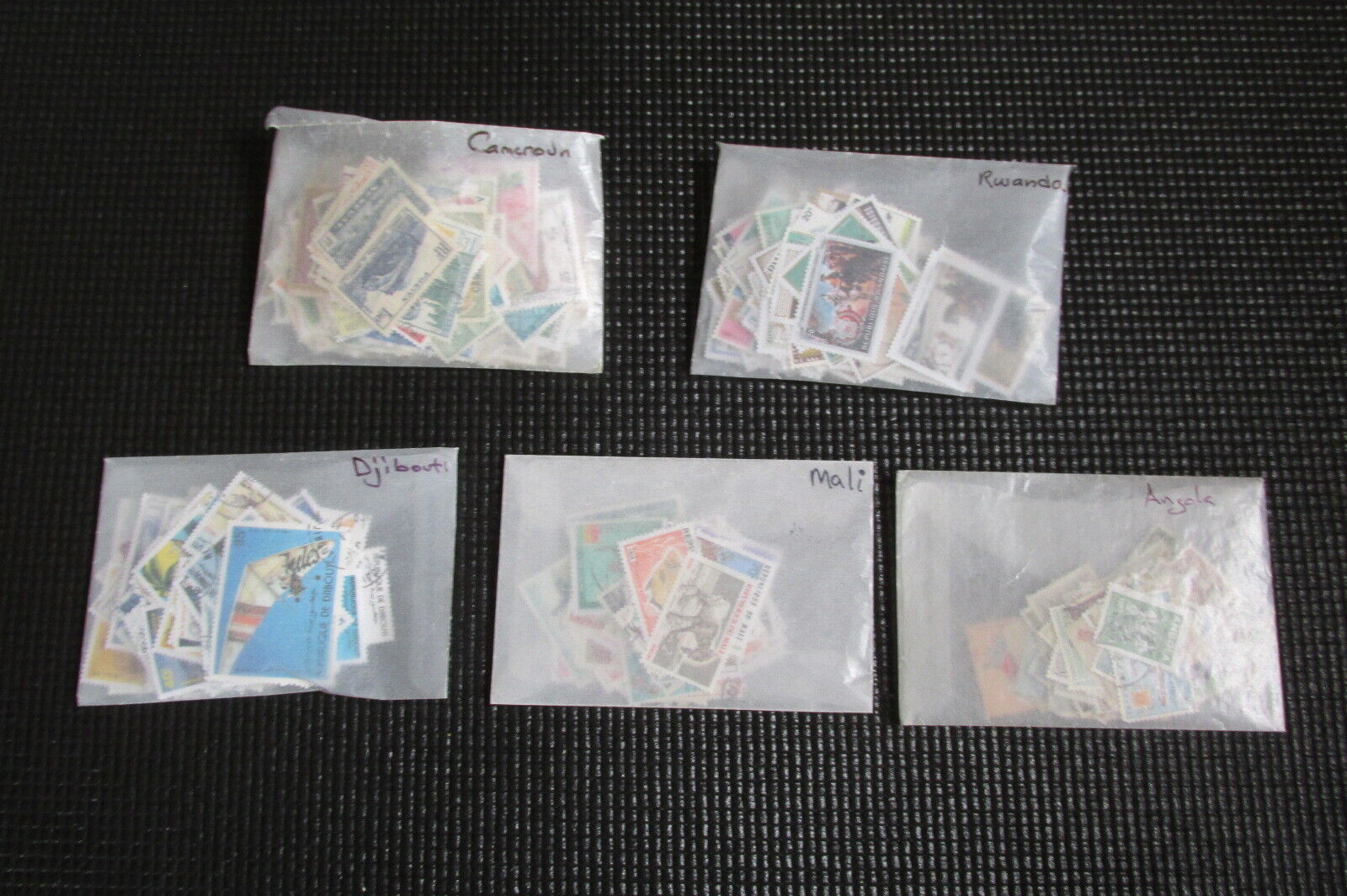 5 Packets Used Stamps From 5 African Countries - Over 550+ Stamps